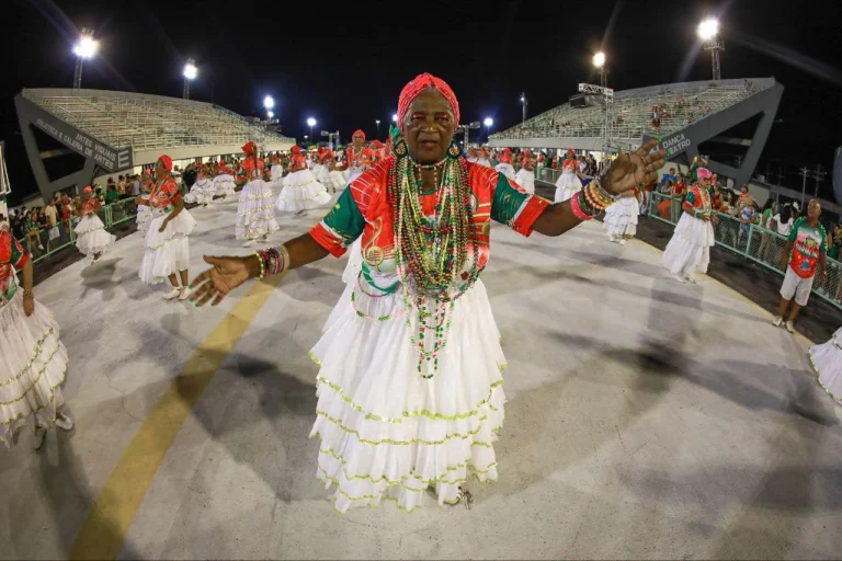 Carnaval Na Floresta 2025  Escolas De Samba Do Grupo Especial De Manaus Movimentam O Sambódromo