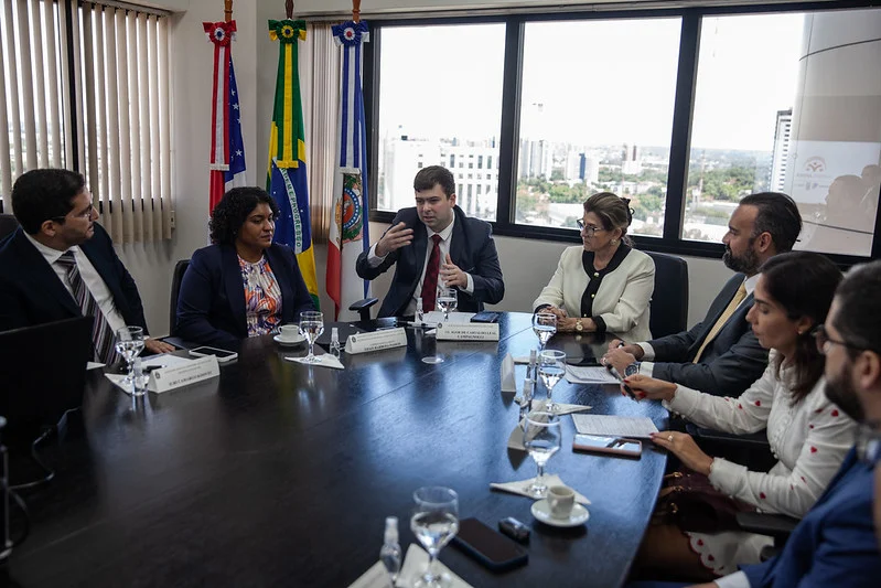 CNJ e TSE reúnem-se com TJAM visando à implementação do Projeto de Emissão de Documentos às pessoas privadas de liberdade 1 CNJ e TSE reúnem-se com TJAM visando à implementação do Projeto de Emissão de Documentos às pessoas privadas de liberdade