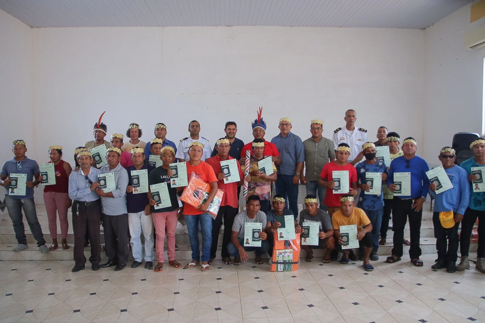 Com Apoio Da Prefeitura De Barreirinha, 30 Indígenas Sateré Mawé Recebem Carteira De Aquaviário