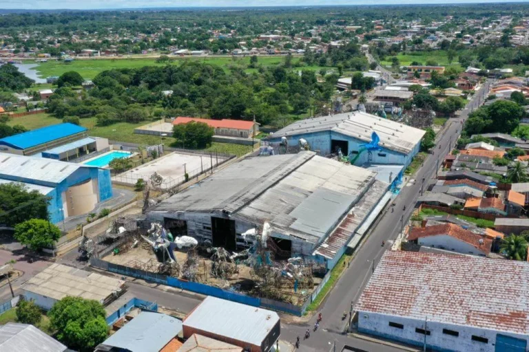 Com Parte De Dívida Paga Em 2019, Justiça Suspende Leilão Do Galpão Do Caprichoso