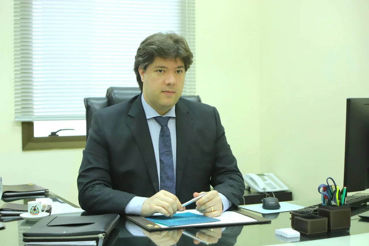 Conselheiro Do Tce Am Suspende Pregões Em Coari E Envira