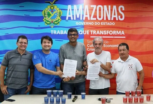 Cosama assina Termo de Cooperação Técnica com bumbás e tricicleiros de Parintins 4 Cosama assina Termo de Cooperação Técnica com bumbás e tricicleiros de Parintins