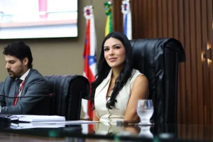 Deputada Estadual Mayra Dias (avante)