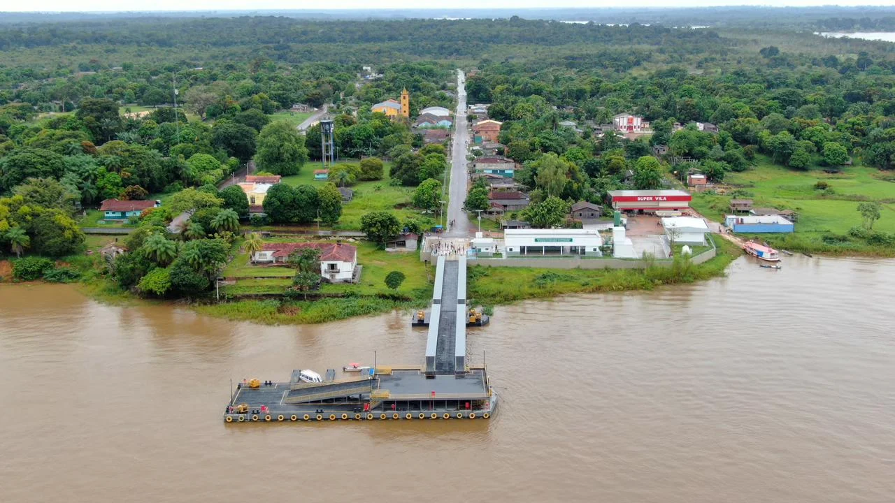 Deputada Mayra Dias solicita instalação de CETI para o ensino médio na Vila Amazônia, em Parintins 15 Deputada Mayra Dias solicita instalação de CETI para o ensino médio na Vila Amazônia, em Parintins