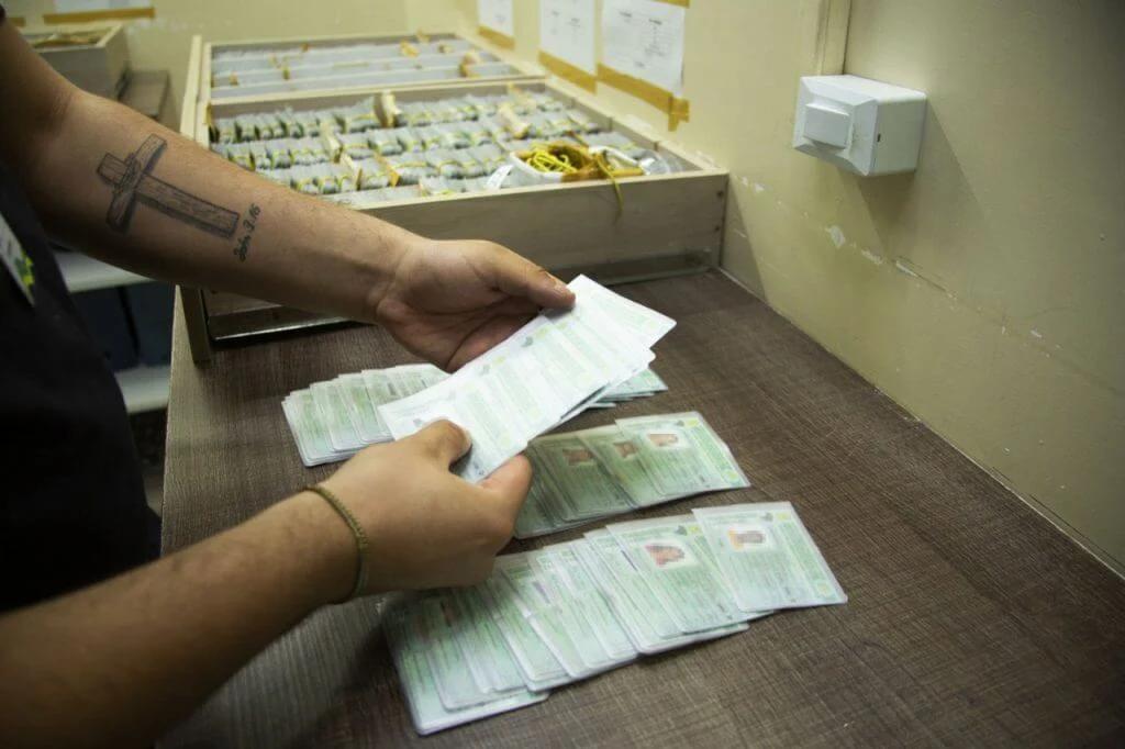 Detran-AM alerta sobre CNHs, que voltam a ter prazo de 30 dias para renovação