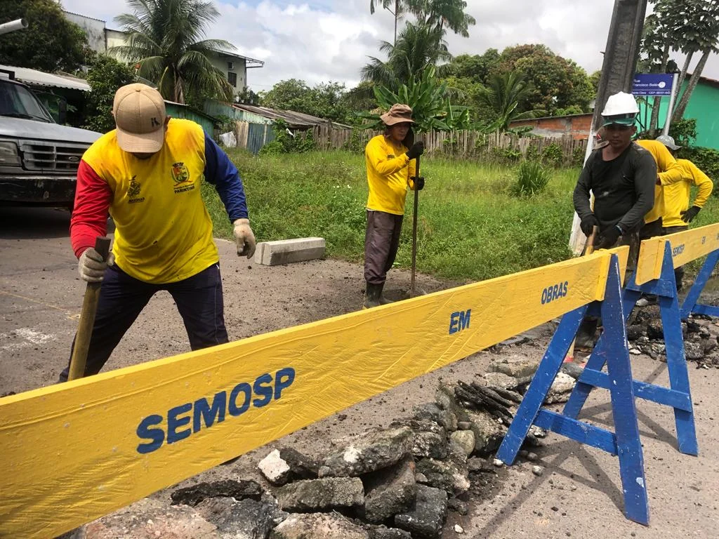 Devido às chuvas, Secretaria de Obras de Parintins intensifica ações na cidade 2 Devido às chuvas, Secretaria de Obras de Parintins intensifica ações na cidade