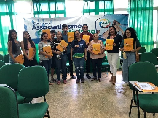 Em Boa Vista do Ramos, Idam atende agricultores familiares com capacitação em Associativismo e Cooperativismo