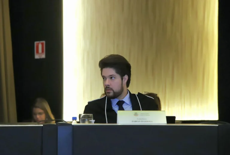 Em Medida Cautelar, Conselheiro Do Tce Am Suspende Contratação Da Uea
