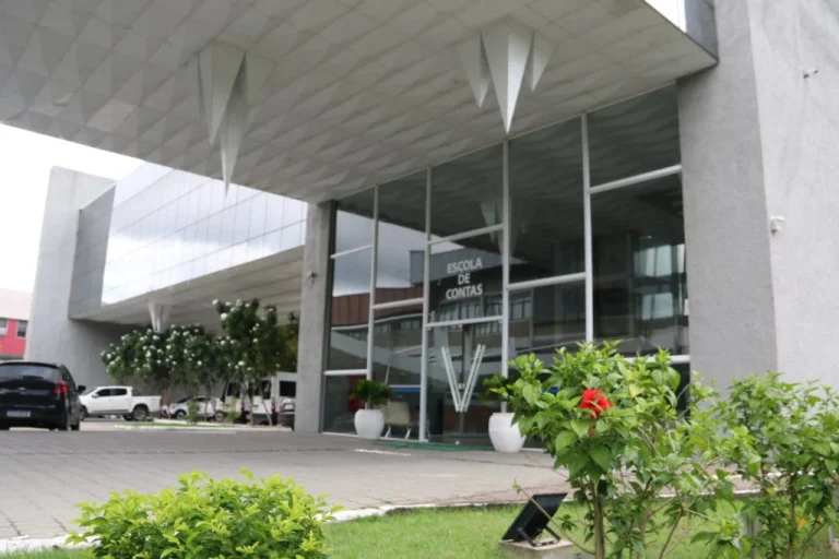 Escola de Contas abre inscrições para Concurso de Redação em homenagem aos 73 anos do TCE-AM