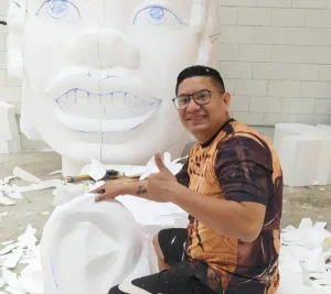 Escultor E Pintor Do Boi Caprichoso Estreia Com Título Na Mocidade Alegre Em Sp
