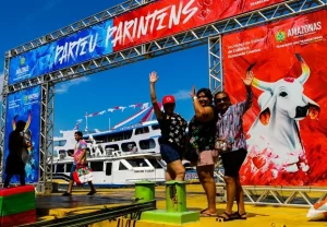 Festival De Parintins 2024  Torcedores Embarcam Rumo à Ilha Para A Grande Disputa Entre Caprichoso E Garantido
