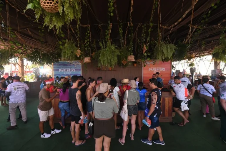 Festival de Parintins 2025: Amazonastur lança roteiro especial para turistas de primeira viagem