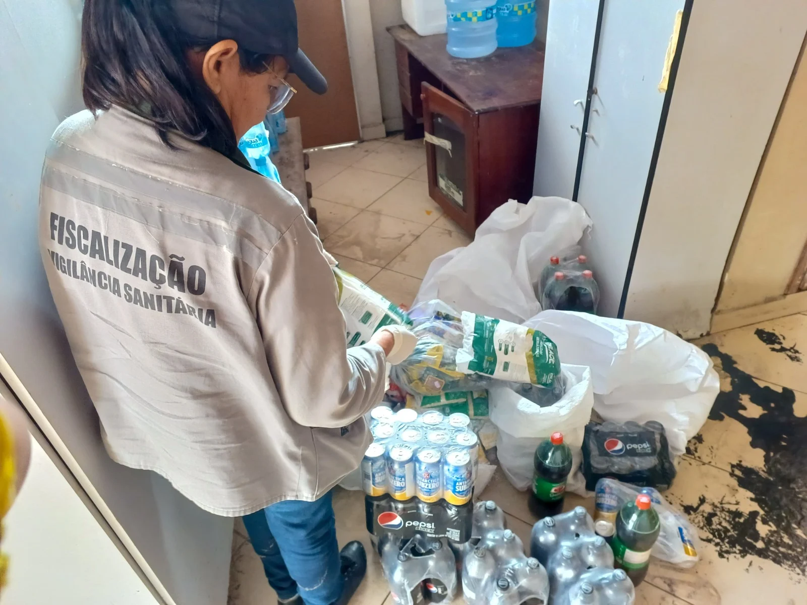 Fiscalização: Prefeitura de Parintins realiza procedimentos sanitários para Festa da Padroeira 6 Fiscalização: Prefeitura de Parintins realiza procedimentos sanitários para Festa da Padroeira