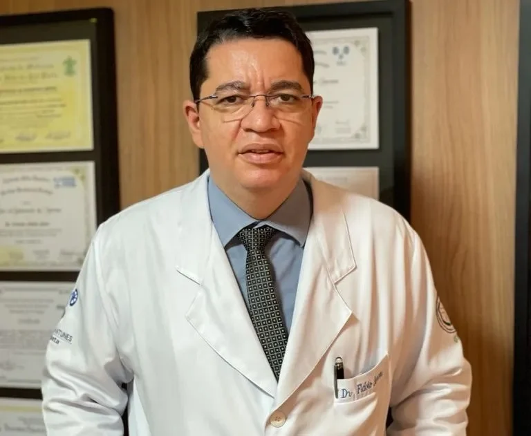 Urologista Flávio Antunes
