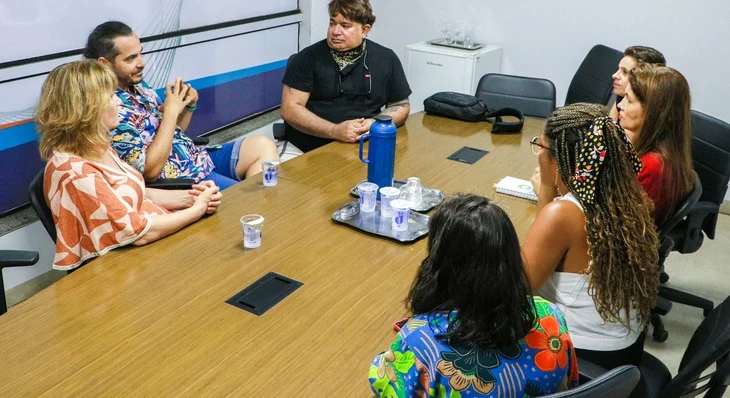 Fundação Cultural de Palmas recebe visita de artista visual e estilista do Amazonas Helerson Maia