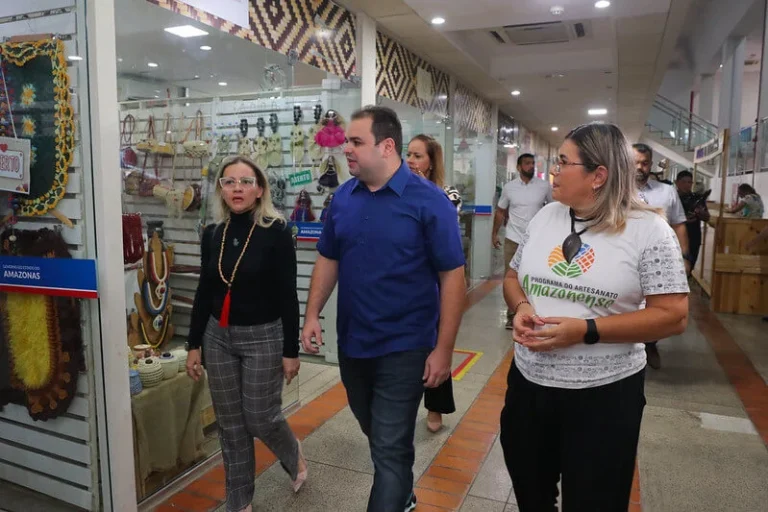 Governador em exercício, Roberto Cidade, visita Sine Amazonas e destaca ampliação de vagas de emprego em 2024