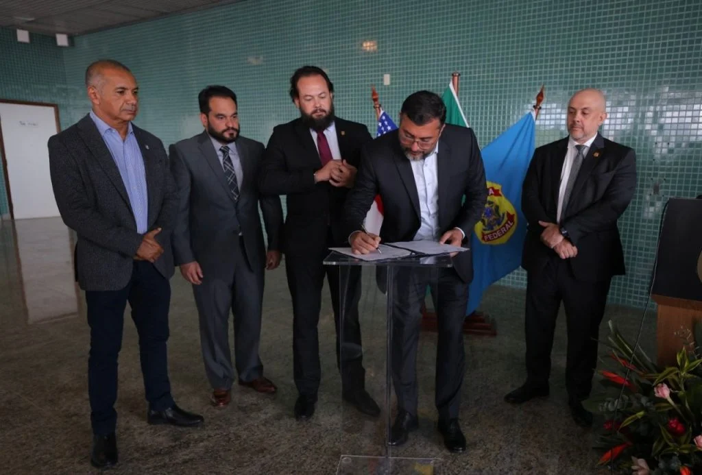 Governador Wilson Lima firma acordo com a Polícia Federal para uso compartilhado de hangar no Aeroporto Eduardo Gomes 1 Governador Wilson Lima firma acordo com a Polícia Federal para uso compartilhado de hangar no Aeroporto Eduardo Gomes