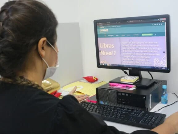 Governo do Amazonas abre inscrições para 15 mil vagas em cursos do Cetam