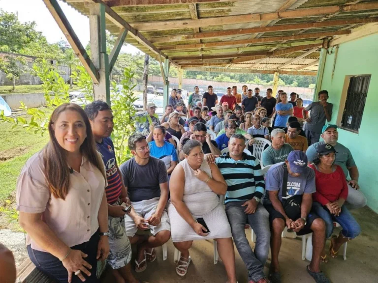 Governo do Amazonas entrega 60 mil alevinos para piscicultores de Iranduba