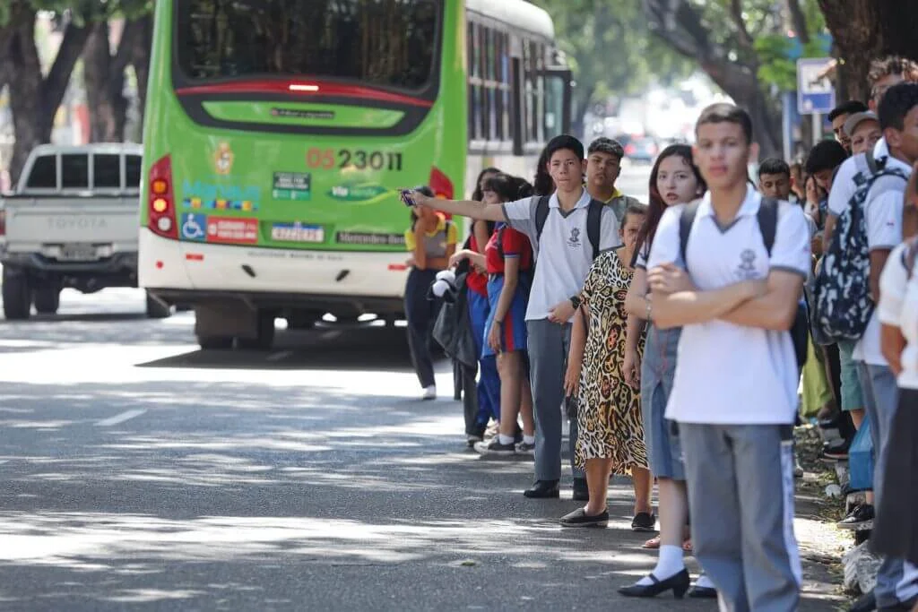 Governo do Amazonas repassa à Prefeitura nova parcela dos recursos para manutenção do Passe Livre Estudantil 6 Governo do Amazonas repassa à Prefeitura nova parcela dos recursos para manutenção do Passe Livre Estudantil