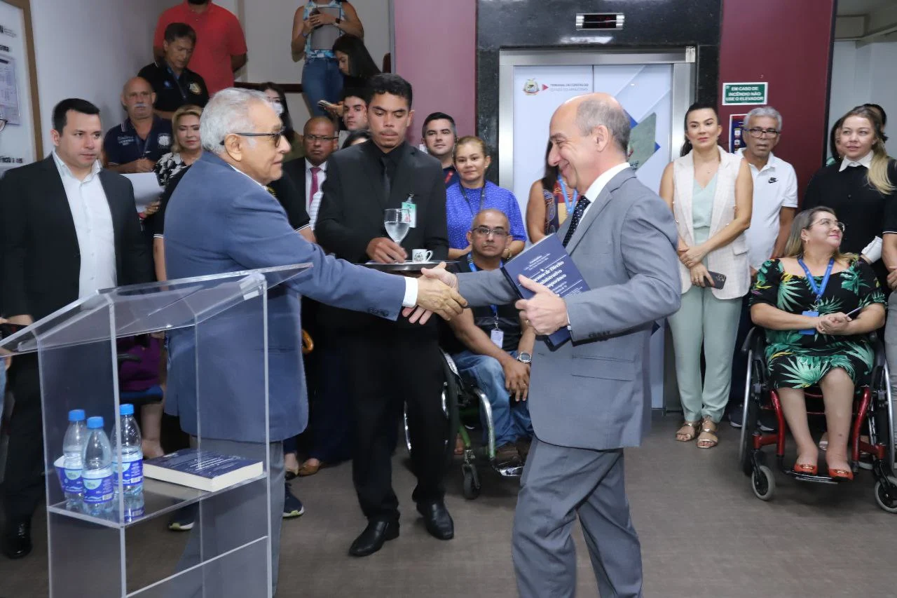 Homenageando a história, TCE-AM inicia comemorações de aniversário dos 73 anos