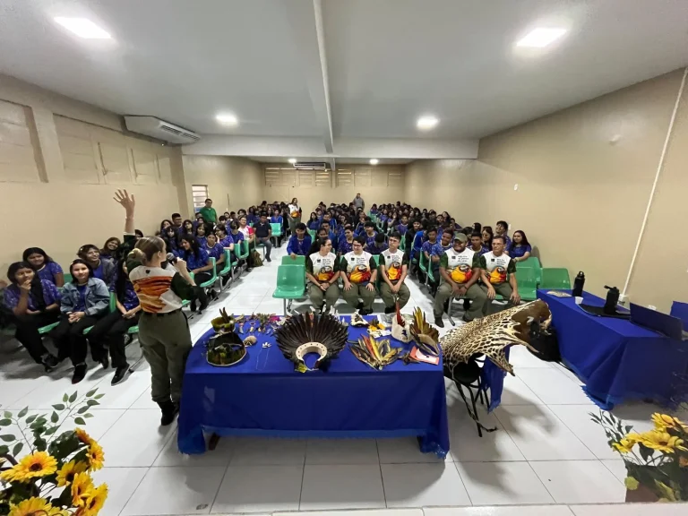 Ibama realiza palestras em escolas de Parintins