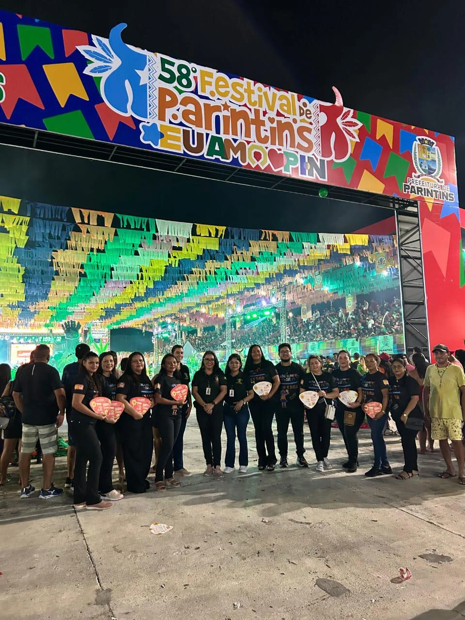 Idades permitidas no Festival: crianças serão monitoradas com pulseiras e QR Code para acesso ao Bumbódromo