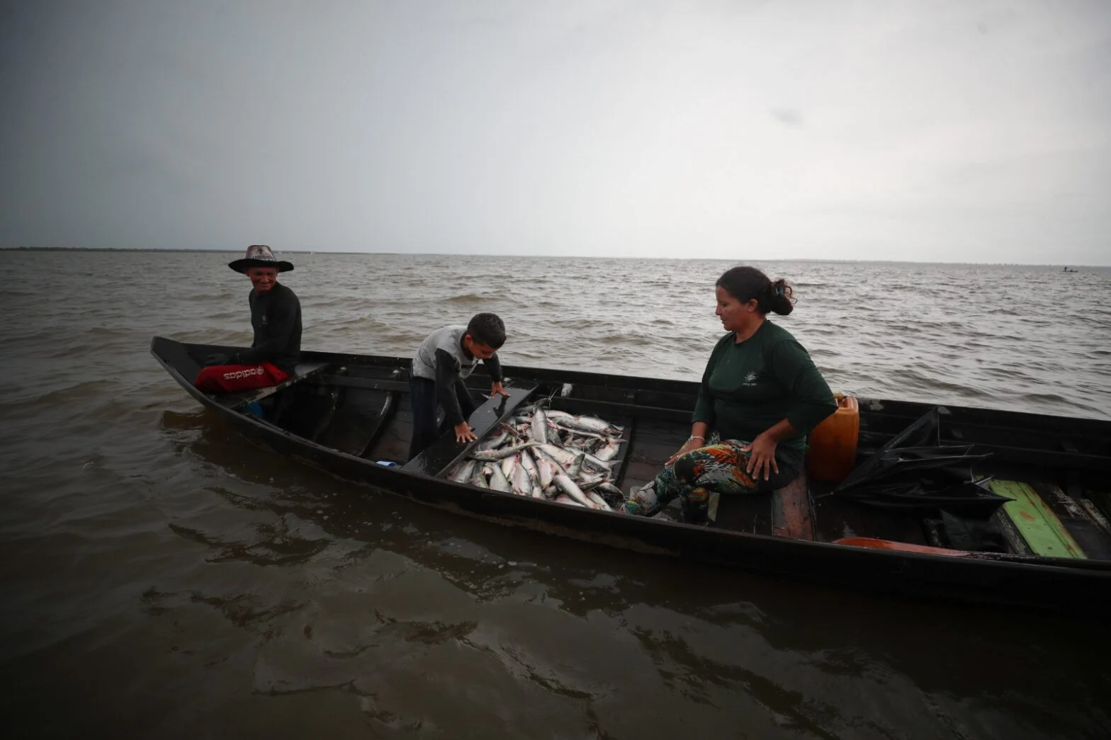 Idam orienta pescadores sobre início do período de defeso de dez peixes