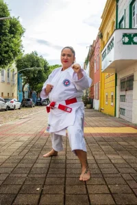 Investigadora da Polícia Civil do Amazonas é destaque em livro lançado na Alemanha