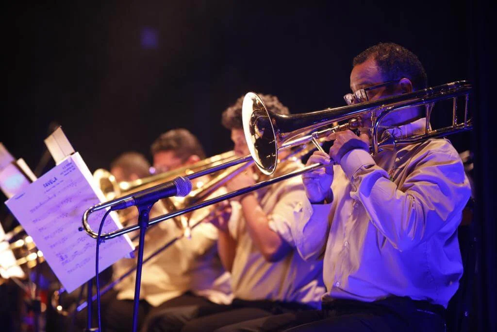 Março inicia com espetáculos da Orquestra de Violões e Amazonas Band
