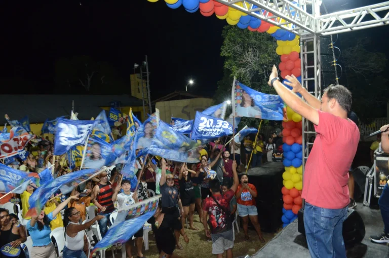 Mateus Assayag é recebido com festa em grande reunião no Aninga