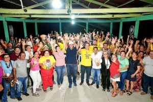 Mateus Assayag recebe apoio de trabalhadores da educação do Estado e diretores do Sinteam