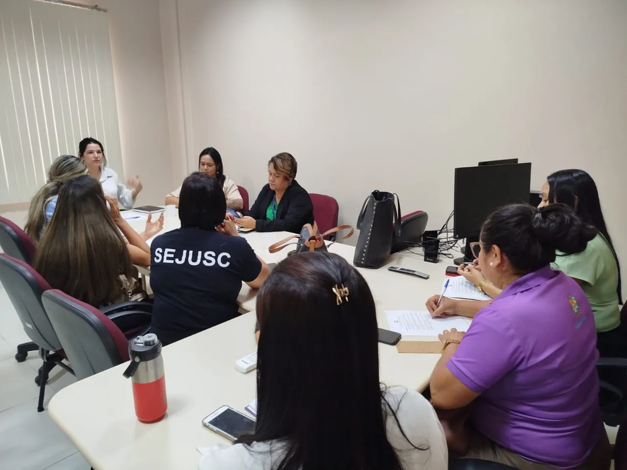 Ministério Público reúne governo municipal, estadual e iniciativa privada para criar projeto de assistência à mulher vitimizada 12 Ministério Público reúne governo municipal, estadual e iniciativa privada para criar projeto de assistência à mulher vitimizada