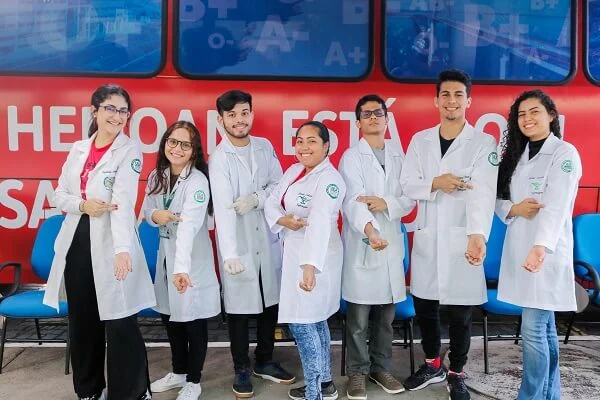 Parceria científico-social entre Hemoam e UEA mobiliza estudantes para coleta de sangue