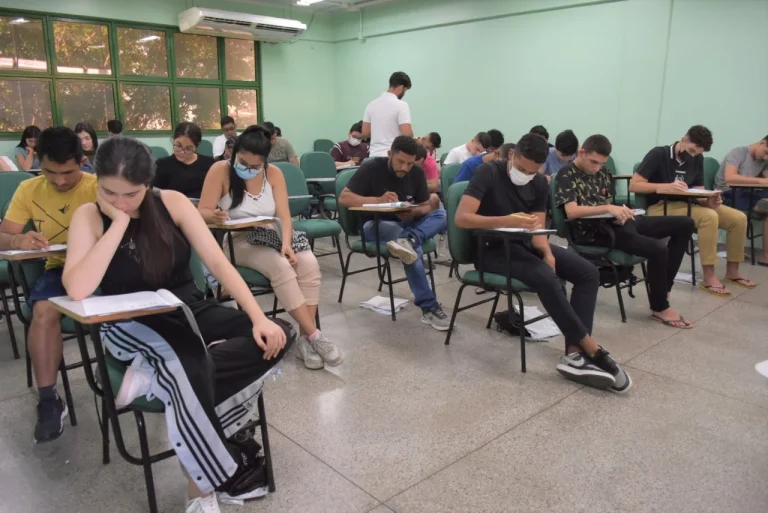 Pré Vestibular  Aprovens/uea Prorroga Inscrições Até Esta Terça Feira