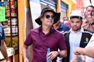 Prefeito David Almeida vistoria revitalização das feiras do São Francisco e da Raiz, na zona Sul