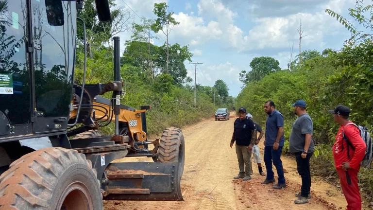 Prefeitura de Parintins intensifica melhorias nas vicinais da Gleba Vila Amazônia