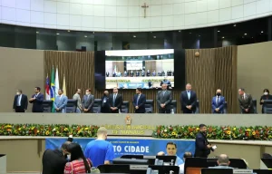 Presidente Do Tce Am Participa De Homenagem Ao Deputado Roberto Cidade Na Cmm