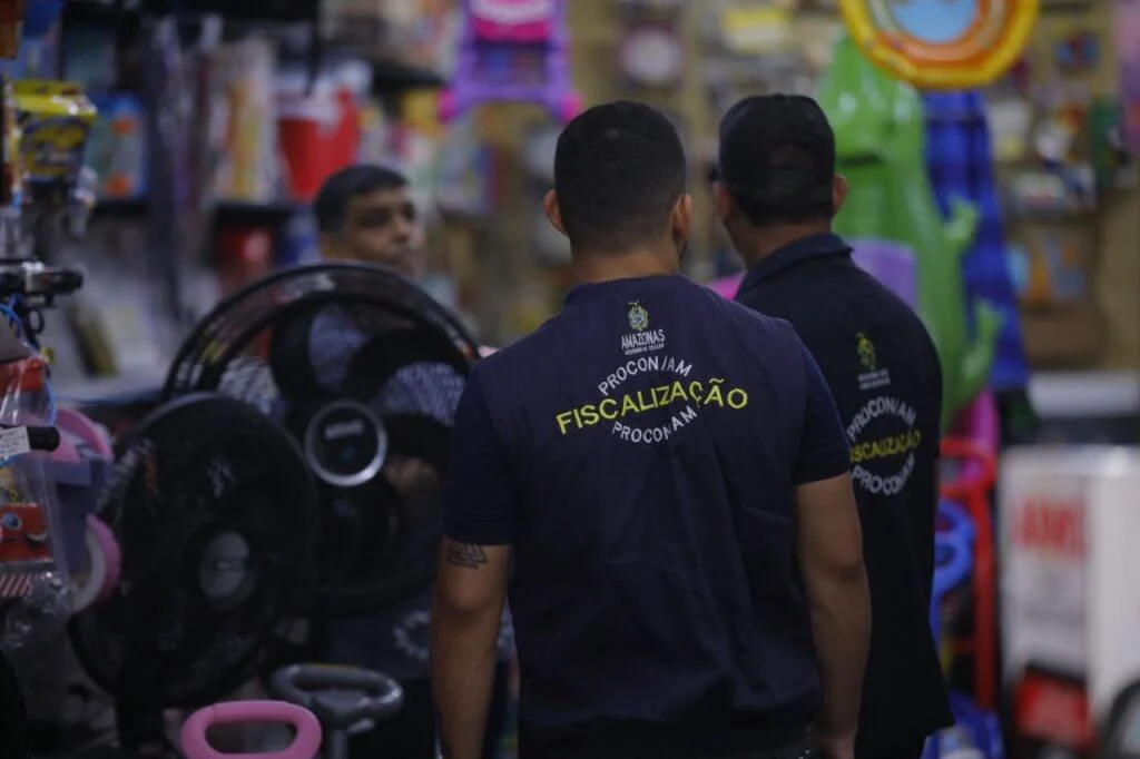 Procon Amazonas faz blitz educativa para preparar comércio para o Natal