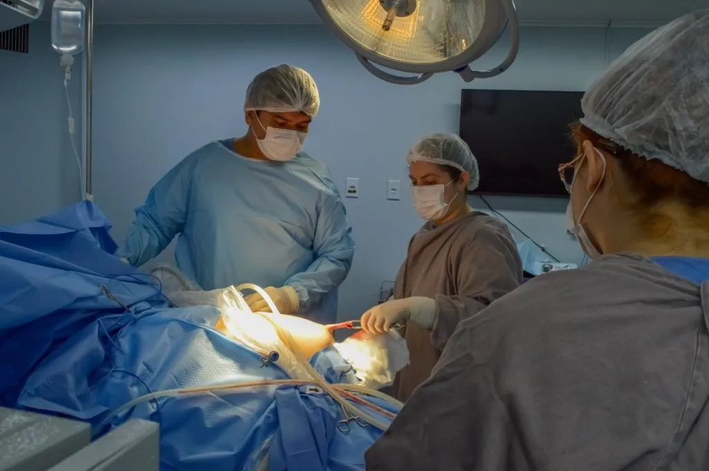 Realização de cirurgias segue rotina normal e com força total na rede estadual de saúde, no ponto facultativo e feriados