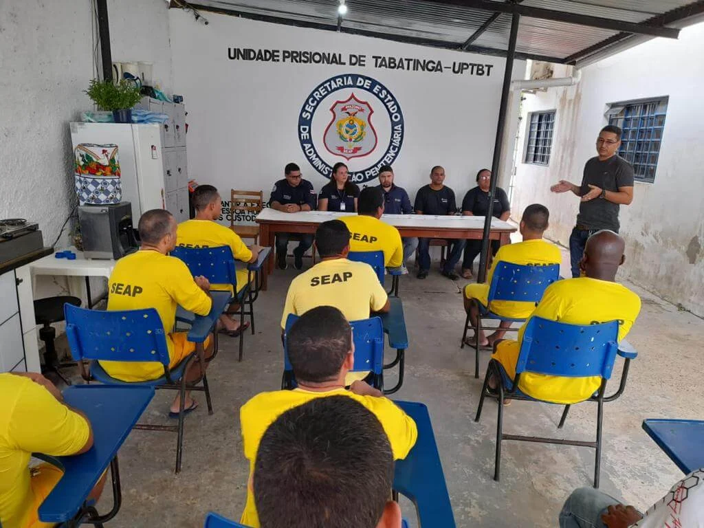 Reeducandos da Unidade Prisional de Tabatinga recebem certificação de curso profissionalizante 18 Reeducandos da Unidade Prisional de Tabatinga recebem certificação de curso profissionalizante