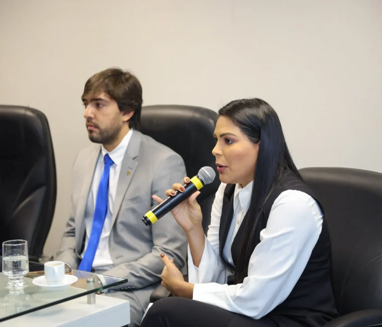 Salário Justo é A Verdadeira Valorização Dos Profissionais Da Educação, Defende Deputada Mayra Dias