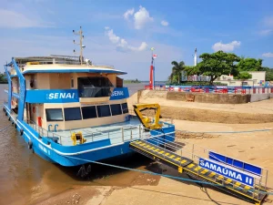 Barco-escola SENAI Samaúma II