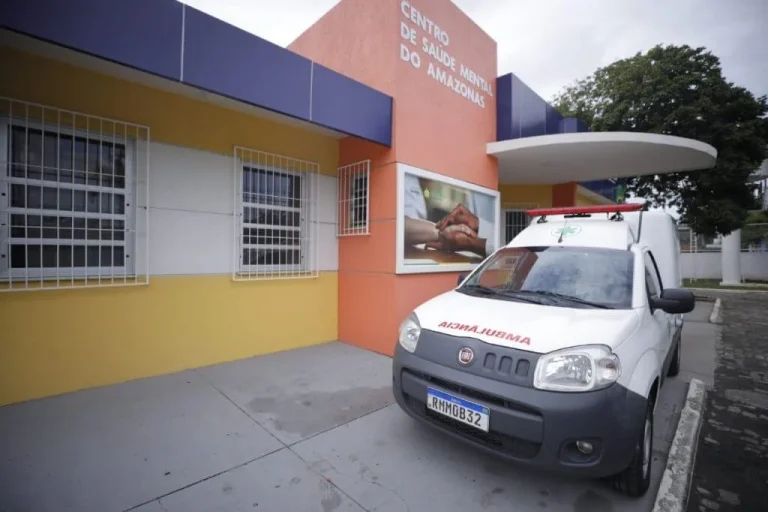 SES-AM entrega ambulância para Centro de Saúde Mental do Amazonas