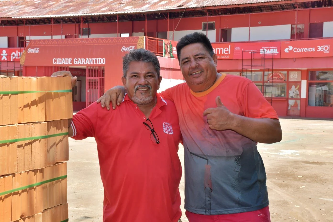 Sócios respondem a chamado e promovem doação de materiais para modernização do curral do Boi Garantido 17 Sócios respondem a chamado e promovem doação de materiais para modernização do curral do Boi Garantido