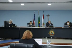 TCE-AM cumpre decisão de presidente do TJ sobre eventual afastamento de conselheiro