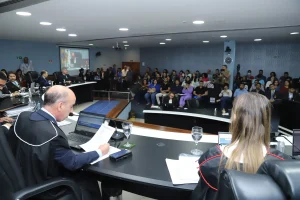 Tce Am Determina Que Servidor Da Uea Devolva R$ 84,5 Mil Aos Cofres Públicos