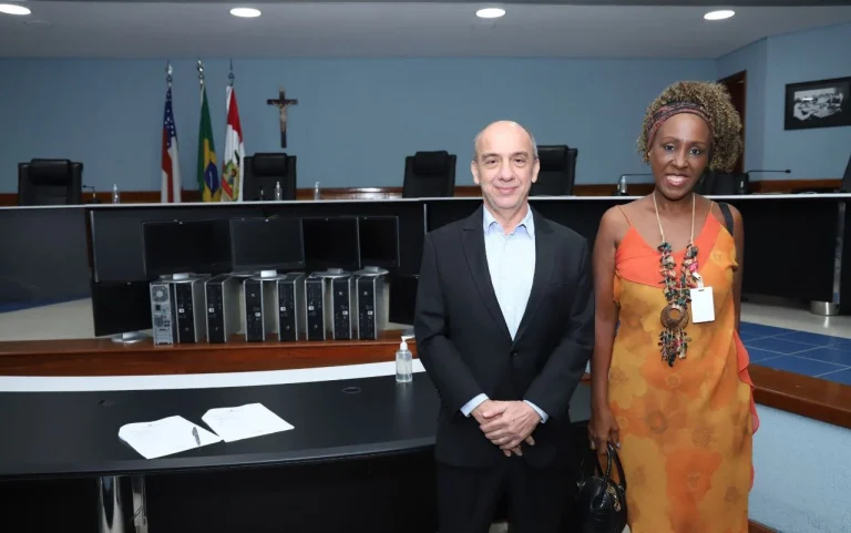TCE-AM realiza doação de mais de 50 equipamentos para a Associação Brasileira Acolhe-Dor
