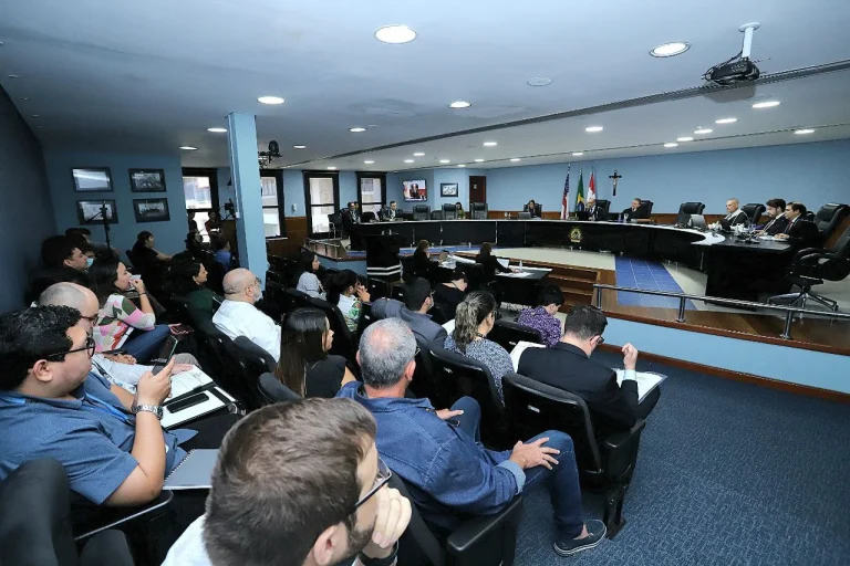 Tce Am Reprova Contas E Aplica Multa Milionária A Ex Gestora De Maternidade No Estado