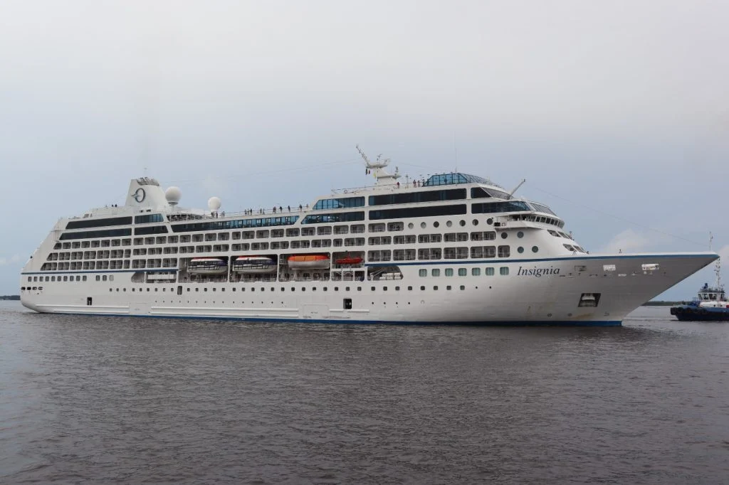 Temporada de Cruzeiros: Navio Insignia atraca no Porto de Manaus com mais de 980 turistas